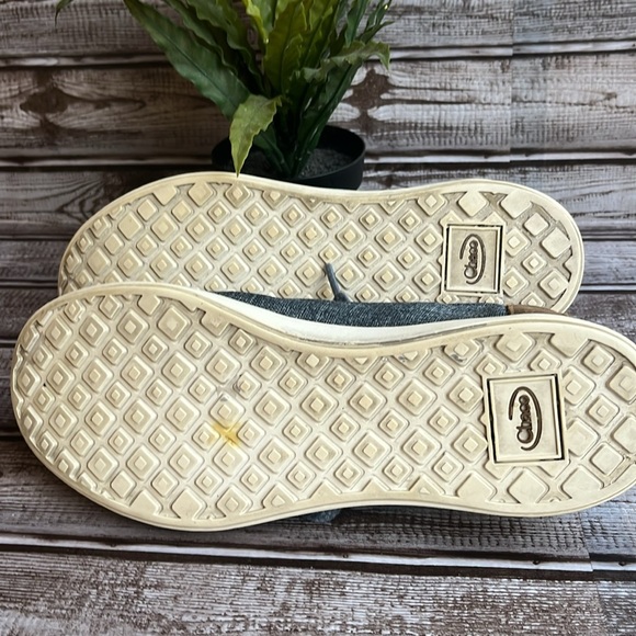 Chaco Light Denim Blue and BrownTrim Women’s Sneakers Size 8 - Picture 9 of 11